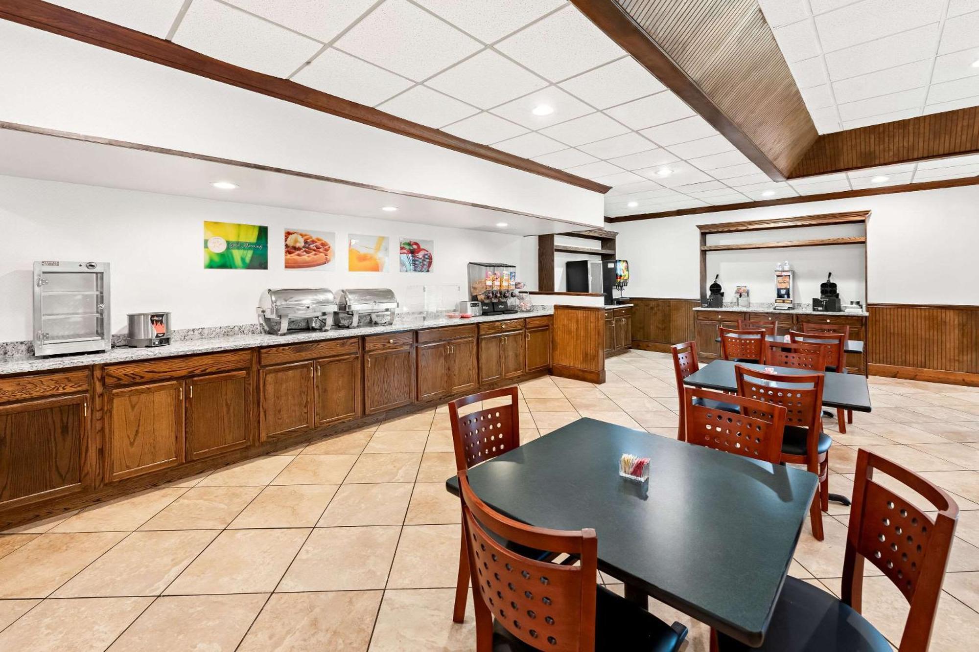 Quality Inn Dayton Airport Englewood Exterior foto